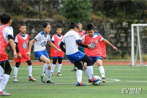 包含沃尔夫斯堡球队将与慈善机构合作，为社区助力的词条